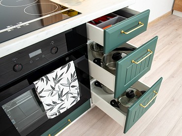 Unterschrank 40 cm, drei Schubladen